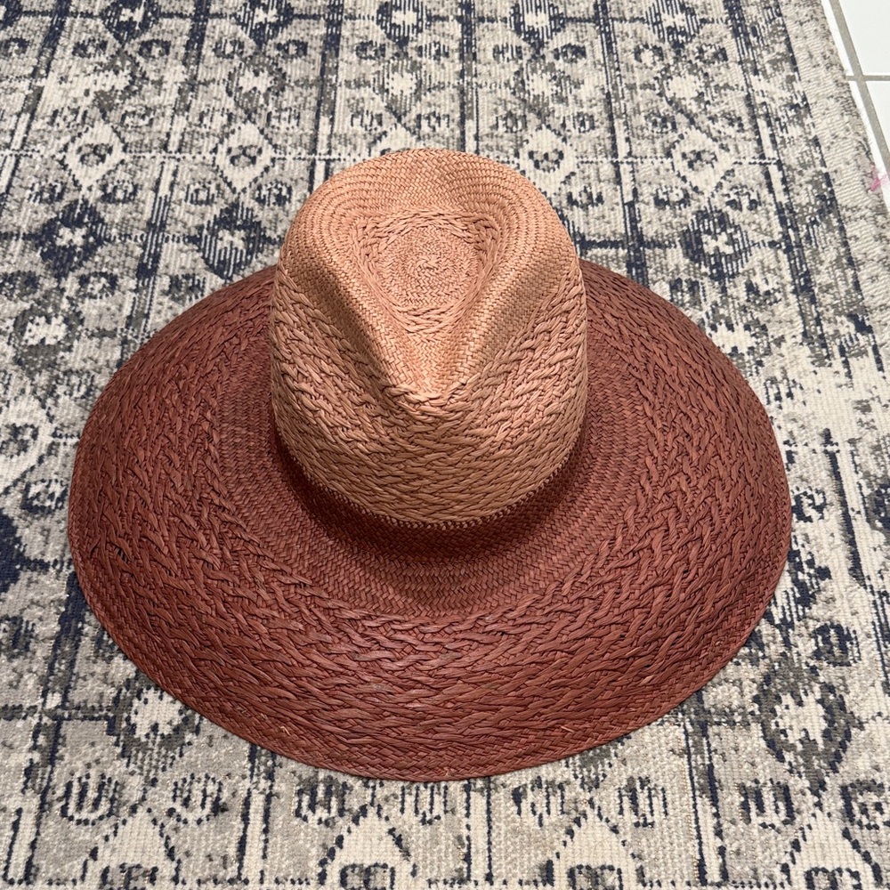 Freya Redwood hat